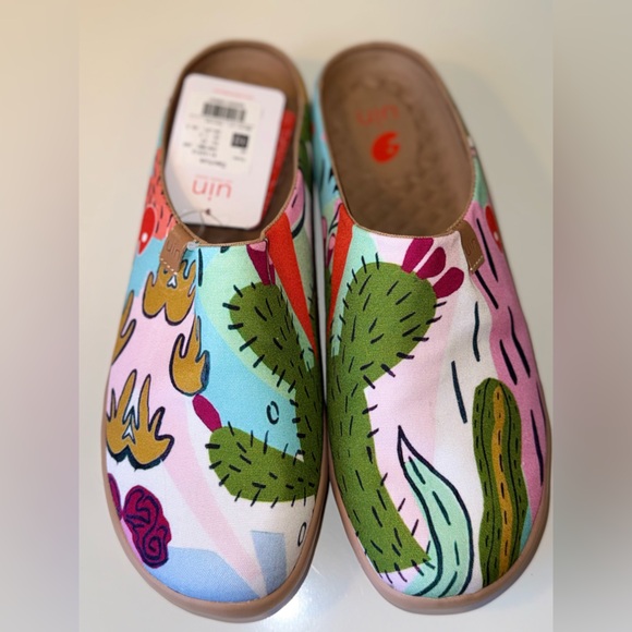 UIN Shoes - NWT UIN WOMENS CACTUS SLIPON MULES SZ 10